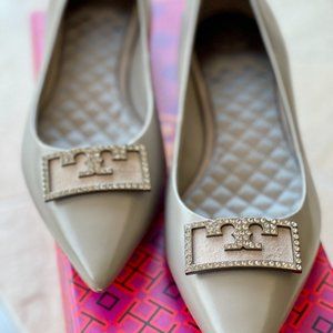 Tory Burch Gigi 20mm Flat/Gray Heron/sz 7/New